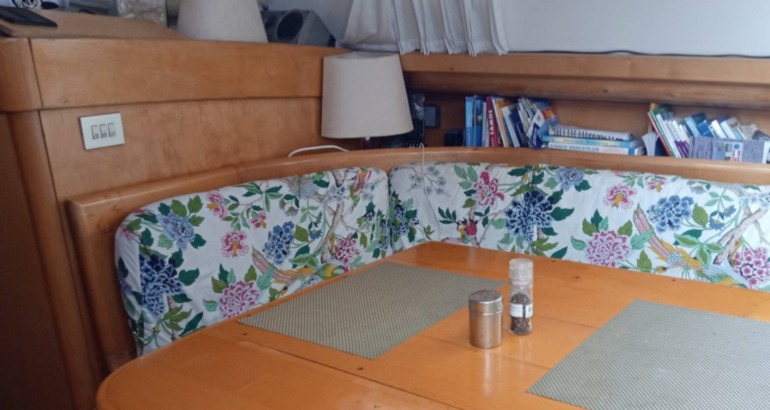 Yacht Saloon of Ganesh: Space, Comfort and Design